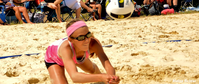 Waupaca Boatride Volleyball Tournament - Junior Diving in Sand
